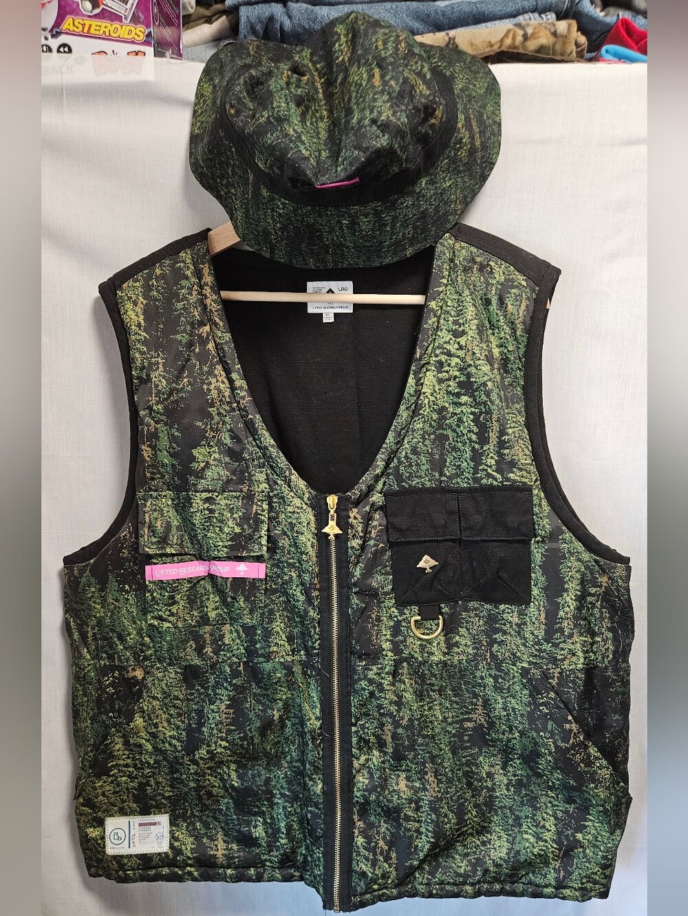 LRG Green Woodland Vest With Matching Bucket Hat Combo - SZ XL